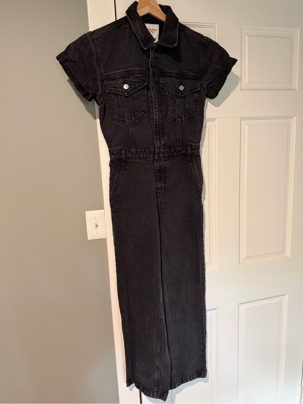 Abercrombie & Fitch Black relaxed 90’s denim jumpsuit XS petite